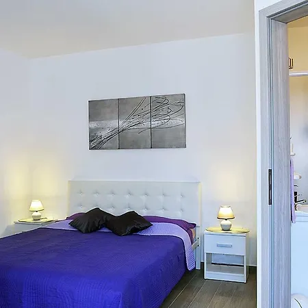 Studio Apartman Nicol Apartment